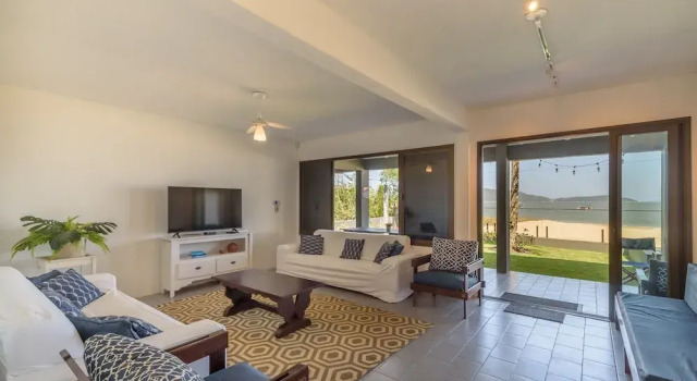 Вилла 6BR Beachfront Home in Bombinhas Abm0101