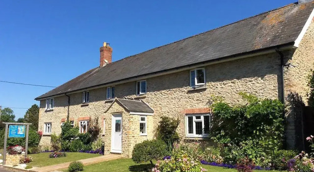 Quiet Woman House, Rezervați Hotel Yeovil Somerset