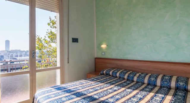 Номер Standard Hotel Promenade Universale