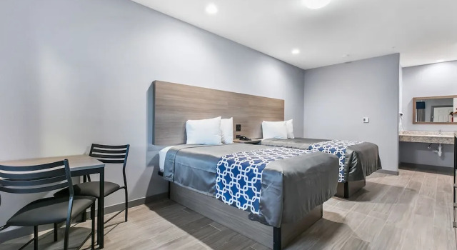 Двухместный номер Standard с балконом и с видом на бассейн El Delfín Lodge