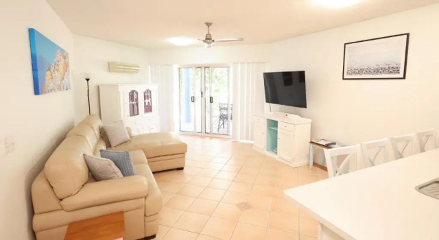 Четырёхместный номер Superior Цокольный этаж с 2 комнатами White Crest Apartments