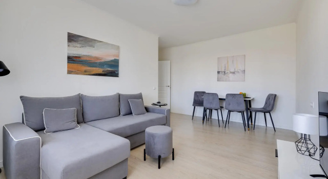The owner is a Service on Shipilovsky passage 43k3, Book Apartment Moscow Russia