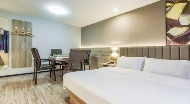 Люкс 7 Days Inn (Rongchang Commercial Pedestrian Street)