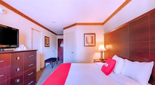 Полулюкс OYO Hotel East Hanover NJ-10
