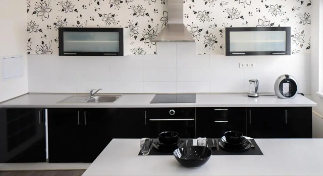 Great Apartment Blck&Wht near center & own parking, Book Lejlighed Martin Žilinský kraj