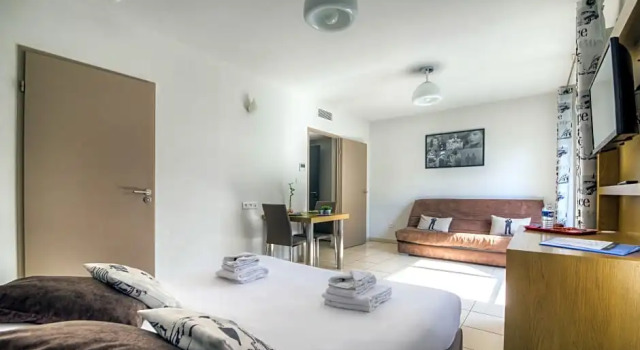 Семейный номер Standard Comfort Aparthotel Antibes Le Maestria