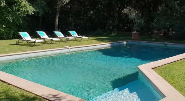 Коттедж Villa in an Idyllic and Relaxing Setting Near Orange