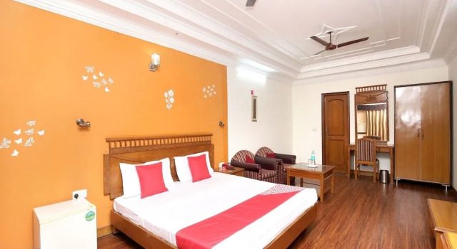 OYO 16376 Hotel Paras, Book Hotel Mohali Punjab