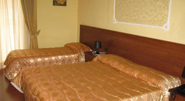 Трёхместный номер Standard Hotel Iris