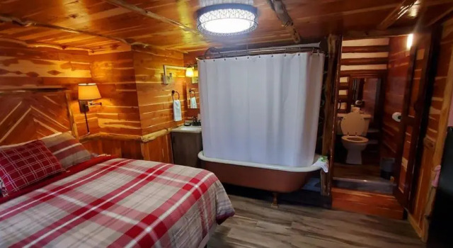 Студия Log Cabin Inn