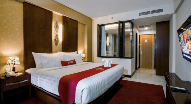 Полулюкс с видом на бассейн Emersia Hotel and Resort