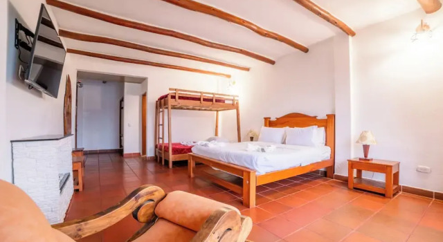 Четырёхместный номер Standard с балконом Hotel Campestre Cordillera de los Andes
