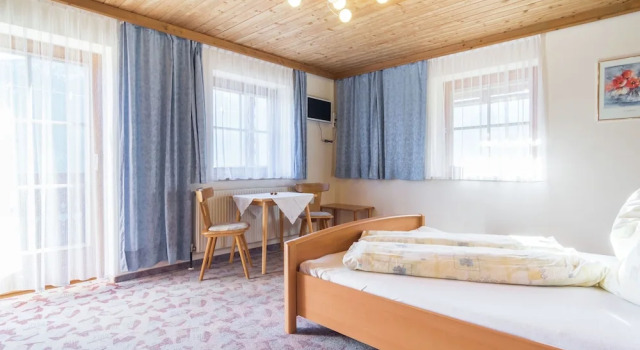 Spacious Apartment Near Ski Area In Konigsleiten