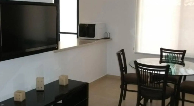 Hermosa Suite Alberca Áreas Verdes Blvd Bernardo Quintana 17D, Prenota Hotel Hotel a El Bajio con piscina, Piscina