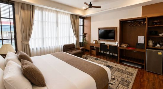 Двухместный люкс Deluxe Casa Le Damuz At MRT Bangphlat