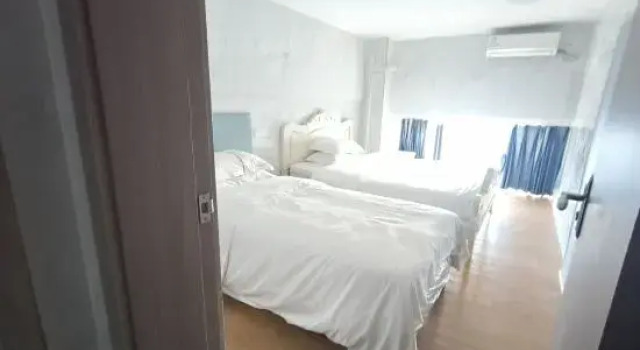 Люкс Luxury Yuexinju B&B (Shunde Happy Coast Plus Store)