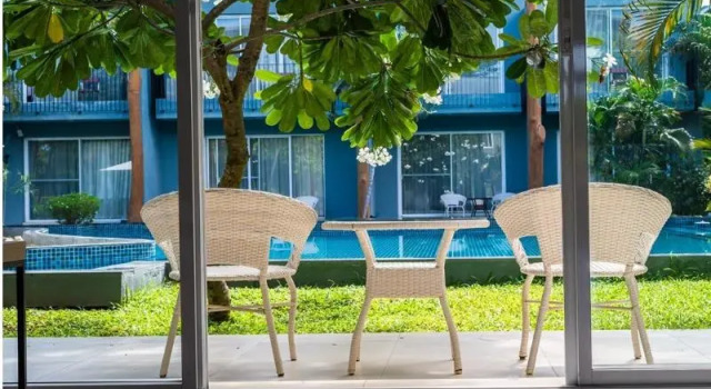 Двухместный номер Standard с балконом и с видом на бассейн Paeva Luxury Serviced Residence SHA