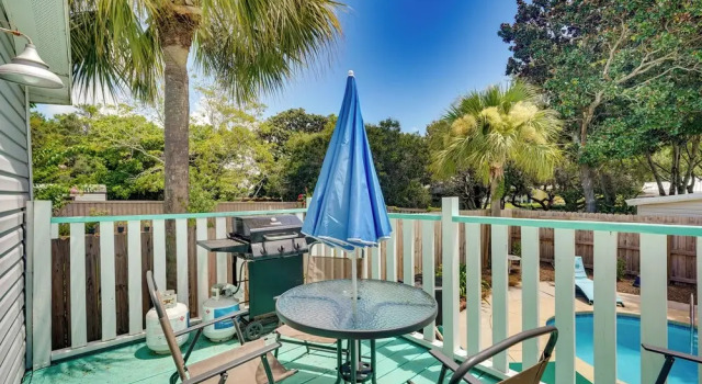 Коттедж 2 Blocks to Beach! Family-friendly Home in PCB