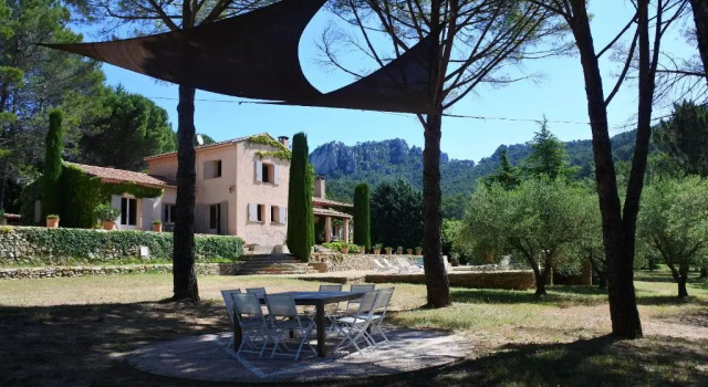 La Bastide de la Provence Verte, Забронировать Отель Отели Green Provence с парковкой, Парковка