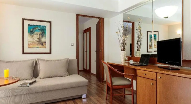 Двухместный полулюкс Best Western Plus Hotel Plaza