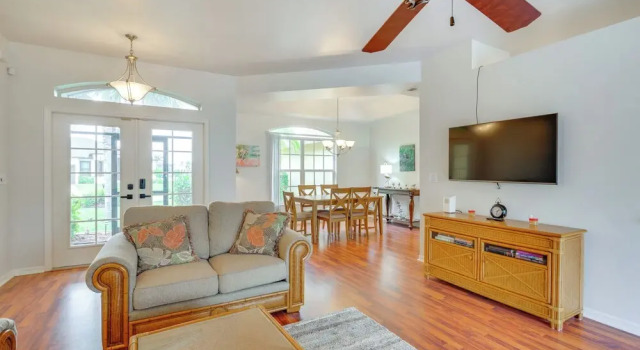 6 Mi to Coast: Cape Coral Family Home, Забронировать Дом для отпуска Виллы Кейп-Корал, Вилла