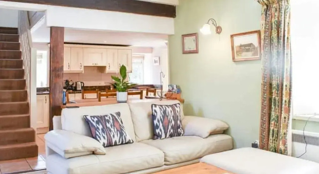 Red Squirrel Haven 2BR House - Sleeps 4 - Parking, Забронировать Отель Отели Англии 3 звезды, 3*
