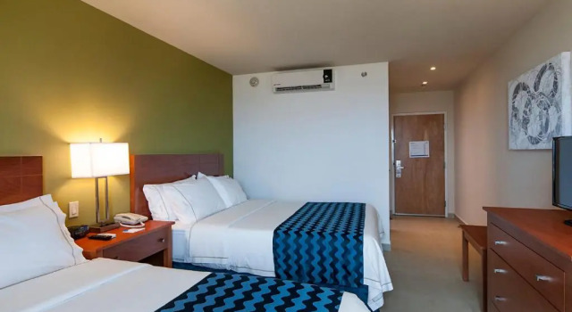 Четырёхместный номер Standard Holiday Inn Express Cabo San Lucas by IHG