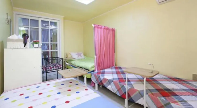Kdol Guesthouse Female Only (nur für Frauen), Buchen Sie Hotel Seoul Südkorea, in der Nähe von 10 Corso Como Café