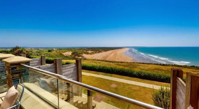 Коттедж с балконом SAUNTON POINT BREAK 2 Bedrooms
