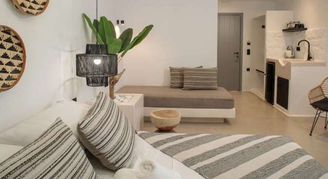 Трёхместный номер Deluxe с балконом Naxos Green Village Hotel