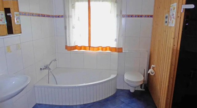 Коттедж с 3 комнатами Ferienhaus Karlshagen USE 1011
