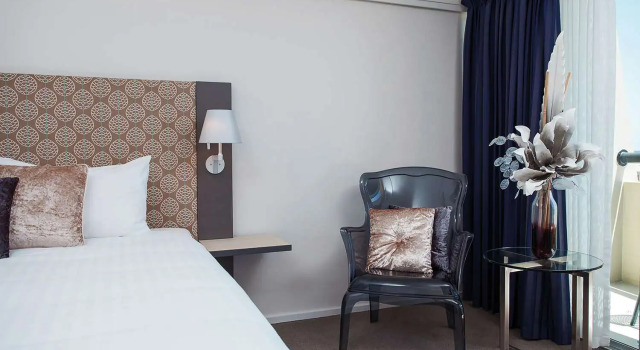 Двухместный номер Deluxe с балконом и с видом на город Best Western Plus Lord Forrest Hotel