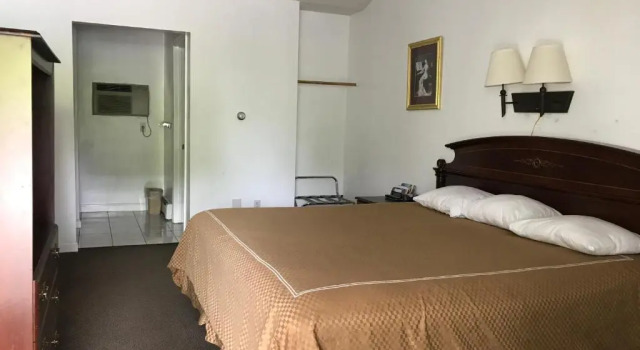 Exit 5 Motel & Cottages, Varaa Motelli Hotellit New England uima-altaalla, Uima-allas