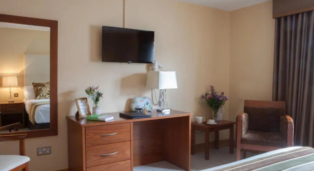 Двухместный номер Standard Four Seasons Hotel & Leisure Club