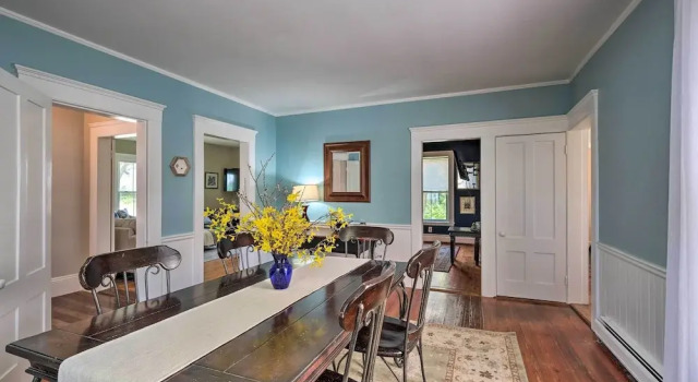 Bright Lake Winnipesaukee Home - Walk to Town, 予約 バケーションホーム ウルフボロ Lake Winnipesaukee