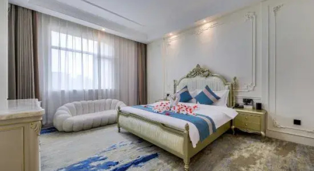 Люкс Premium Silk Road Ruihua Hotel (Zhangye West High-Speed Railway Station)