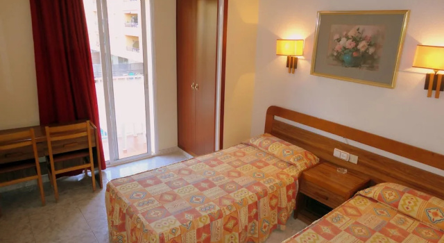 Номер Deluxe с балконом Hostal Bonavista