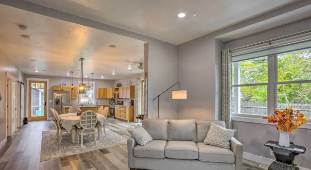 < 1 Mi to Dtwn Ludington: Bright Lower-level Unit, Varaa Huoneisto Ludington Michigan