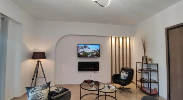 Апартаменты Grey Swan - Modern & Stylish apartment with Private Parking
