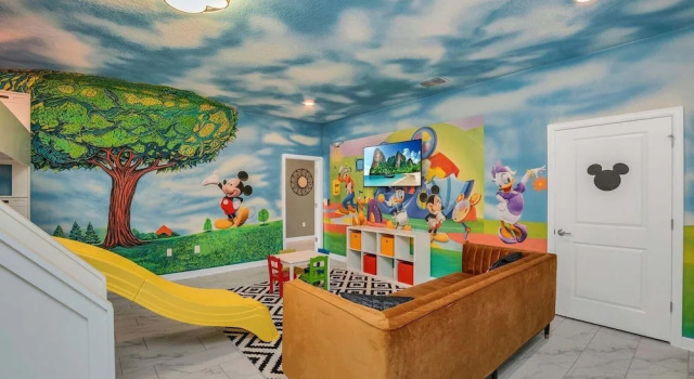 Disney Decorated Home 8min to Disneyworld Pool/spa Sleeps 22 104, Book Feriehus Villaer i Florida, Villa