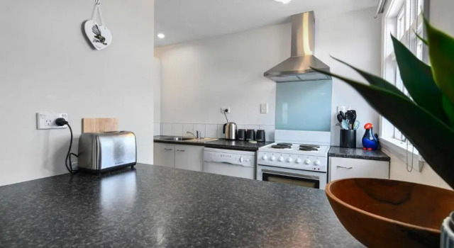 Bliss on Barratt - Blenheim Holiday Home