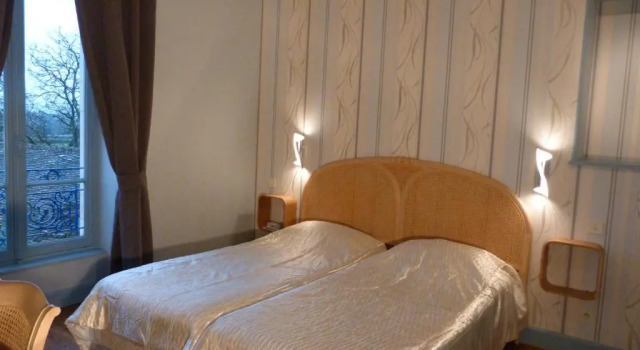 Двухместный номер Standard Logis Hotel Domaine du Cheval Blanc