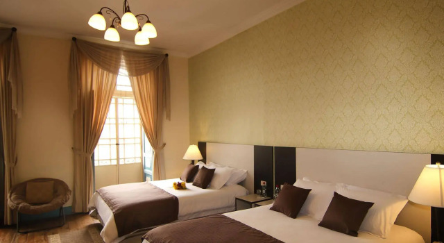 Del Parque Hotel & Suites, Varaa Hotelli Edulliset hotellit kohteessa Cuenca, lähellä Cuenca  New Cathedral
