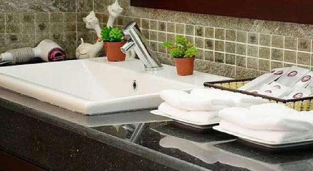 Номер Deluxe Hai Ba Trung Hotel & Spa