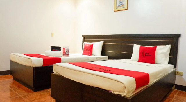 Двухместный номер Standard RedDoorz near Maribago Barangay Hall