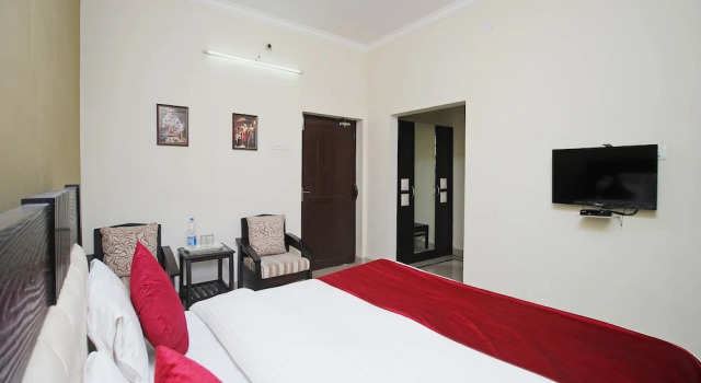 Номер Standard Super Hotel O Sai Leela