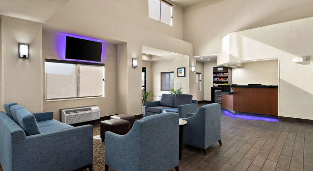 Comfort Suites University, Забронировать Отель Лас-Крусес Нью-Мексико, рядом с Aggie Memorial Stadium