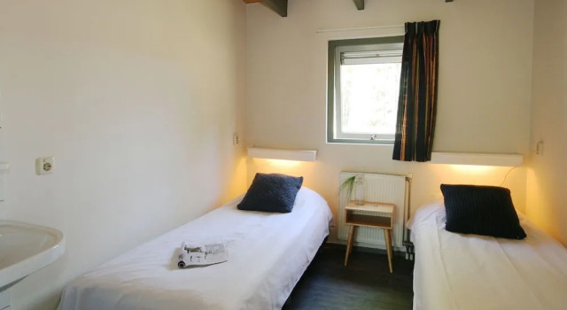 Adapted Bungalow in Appelscha With Terrace, Book Feriehus Villaer i Appelscha, Villa