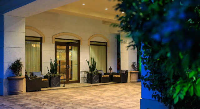 Четырёхместный номер Standard Renaissance Boca Raton Hotel