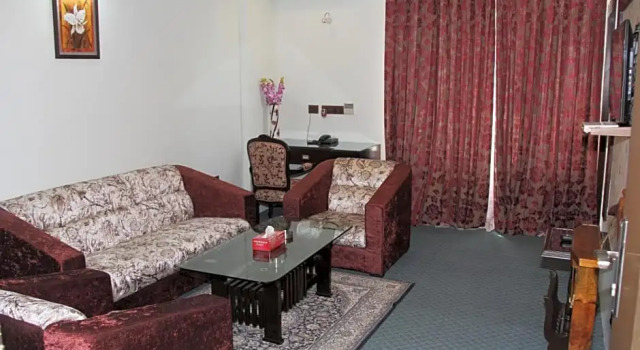 Deluxe Suite Maple Wood